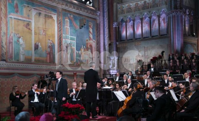 Massimo Ranieri al concerto di natale ad Assisi