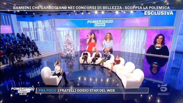 Pomeriggio 5: lite fra Carmen Di Pietro, Maria Monsè e Karina Cascella | Video Mediaset Pomeriggio 5 lite