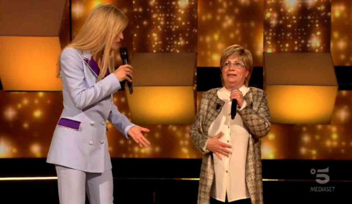 Iva Zanicchi e Rosetta Falzone duettano a All together now | video Mediaset Rosetta Falzone a All together now