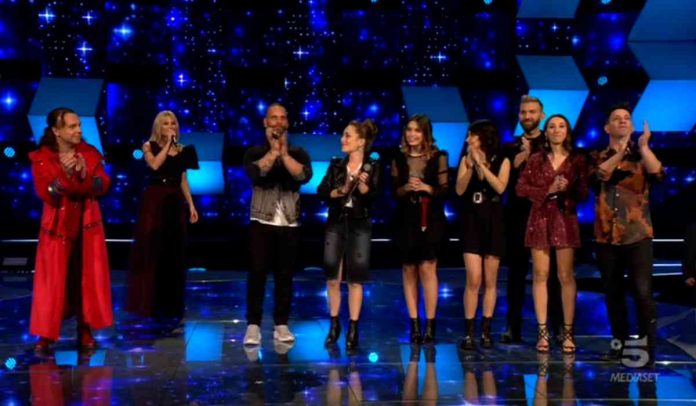 All together now 2, i semifinalisti scelti ieri sera dai giudici e le sfide dirette di fine puntata | video Mediaset I semifinalisti della terza puntata di All together now 2