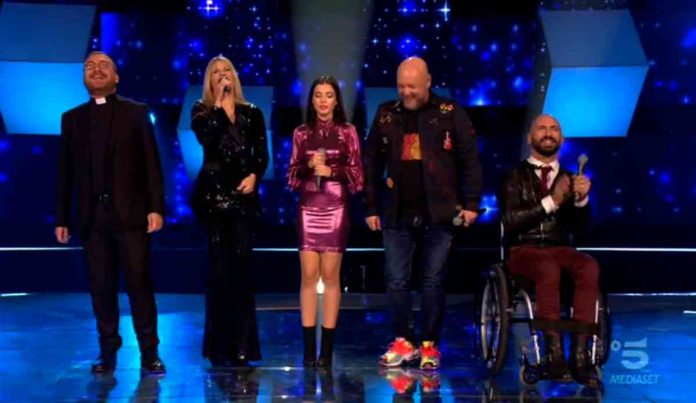 All together now 2, i 4 semifinalisti della prima puntata: nomi e verdetti delle sfide finali | video Mediaset I semifinalisti della prima puntata di All together now 2 Italia