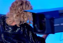 Uomini e donne, parolacce tra Tina Cipollari e la tronista Veronica: in studio parte anche un “vaffa” | video Witty tv Tina Cipollari lascia lo studio di Uomini e donne