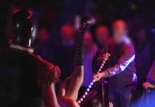 Le Iene all’Eros Fest di Milano: tutte le novità dal mondo a luci rosse | Video Mediaset Le Iene all'Eros Fest di Milano