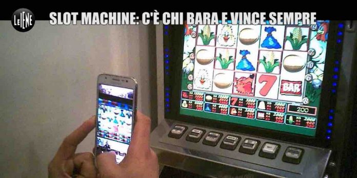 Le Iene, vincere alle slot machine è davvero sempre possibile? | Video Mediaset Le Iene, slot machine e ludopatici