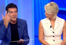Maria De Filippi intervista Antonio Banderas a C’è posta per te 2020 | video Witty tv Antonio Banderas e Maria De Filippi a C'è posta per te 2020
