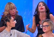 Uomini e donne oggi, Aurora tra Marco e Giordano: “Non bacerò nessuno…” | Video Witty Tv Aurora e Valentina a Uomini e donne