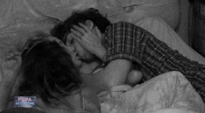 La Pupa e il Secchione 2020, De Benedetti non sceglie Stella Manente e continua con Carlotta | video Mediaset Il bacio tra Stella Manente e De Benedetti a La Pupa e il Secchione 2020