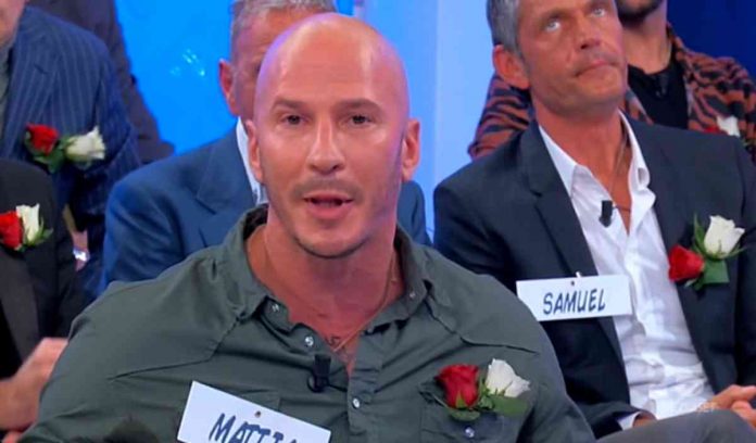 Uomini e donne oggi, Trono Over: Anna e Mattia si sono baciati, Valentina senza parole | video Witty tv Mattia Ciardo a Uomini e donne