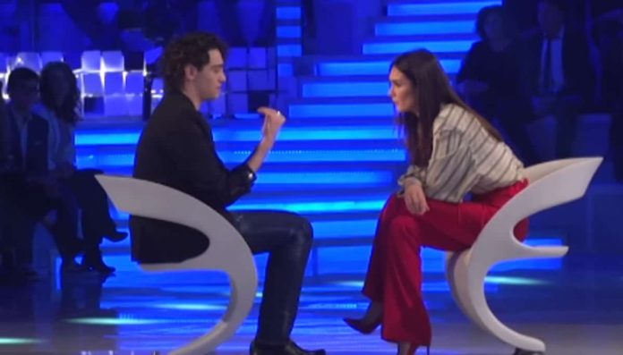 Michele Bravi a Verissimo: “Ho tantissima paura di non avere i piedi ben piantati nella realtà ” | Video Mediaset Verissimo Michele Bravi