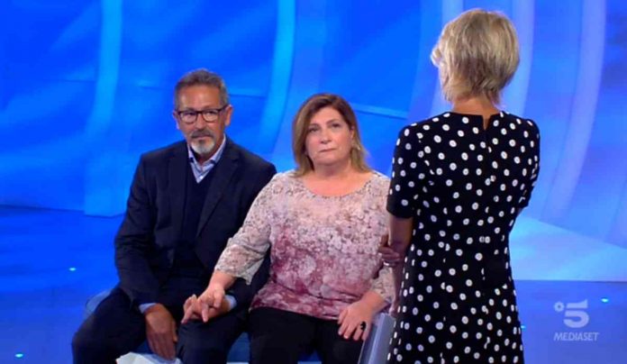 Raffaella scrive a C’è posta per te 2020 per rivedere il padre Vincenzo: “Ho bisogno di lui” | video Witty tv Papà Vincenzo e Graziella si confrontano con Raffaella a C'è posta per te 2020