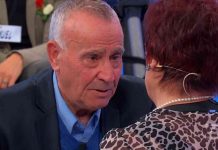 Uomini e donne oggi, Romolo dà della bugiarda ad Olga e va avanti con Fernanda | video Witty tv Romolo in ginocchio per Olga a Uomini e donne