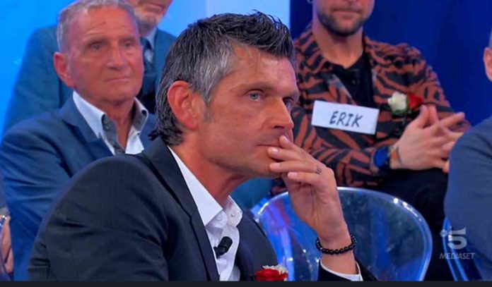 Uomini e donne oggi, Samuel Baiocchi tra Alessia, Aurora e il conto da pagare. Barbara gli ha chiesto di votare le sfilate? | video Witty tv Samuel Baiocchi a Uomini e donne - Trono Over