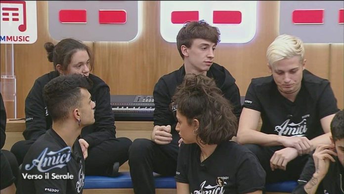 Amici 19: liti e tensioni nella scuola, Martina è la più agguerrita | Video WittyTv gli alunni del Talent Amici