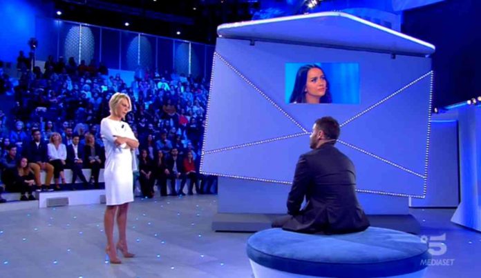 C’è posta per te 2020, la storia d’amore di Valeria e Giuseppe: il tradimento di lei e il perdono del fidanzato | video Witty tv Valeria e Giuseppe a C'è posta per te 2020