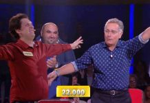 Avanti un altro 2020, vincita di 22.000 euro nel gioco finale: Jhonny trionfa e abbraccia Bonolis | video Mediaset Jhonny vince 22.000 euro ad Avanti un altro 2020