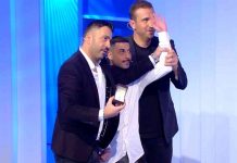 C’è posta per te 2020, la puntata del 29 febbraio in diretta: ospiti e storie | Video Witty tv Amedeo Grieco alza la mano del fratello a C'è posta per te 2020