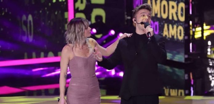 Amici 2020 Serale: duetto fra Alessandra Amoroso e Jacopo sulle note di Immobile | Video Witty Tv Alessandra Amoroso e Jacopo