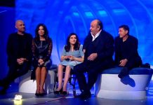 C’è posta per te 2020, Angela in sedia a rotelle: il regalo del fidanzato Francesco è la giuria di Tu sì que vales | video Witty tv La giuria di Tu sì que vales a C'è posta per te 2020 per la storia di Angela e Francesco