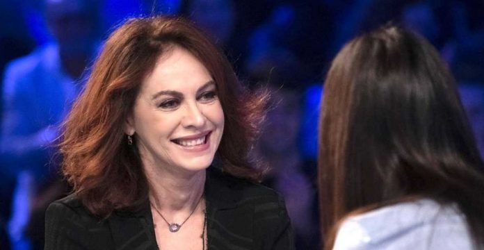 Elena Sofia Ricci a Verissimo: fra amore e famiglia | Video Mediaset Verissimo Elena Sofia Ricci