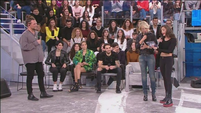 Amici 19: da Sanremo 2020 arriva Enrico Nigiotti con “Baciami adesso” | Video WittyTv Enrico Nigiotti