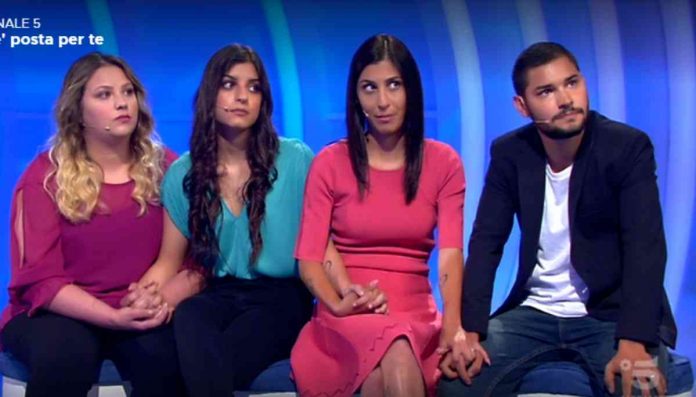 C’è posta per te 2020: Annamaria chiede perdono ai suoi 3 figli, ma la busta si chiude | video Witty tv I figli di Anna Maria chiudono la busta a C'è posta per te 2020