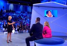 C’è posta per te 2020, Maria De Filippi difende mamma Flora dal figlio Giovanni e la fidanzata: “Lei un mostro? Mi fa pena” | video Witty tv Mamma Flora, il figlio Giovanni e la fidanzata Luisana a C'è posta per te 2020