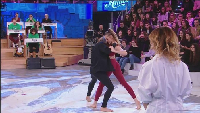 Amici 19: Talisa passa al Serale superando i tre step e ottiene la maglia verde | Video Witty Tv Talisa d Amici19