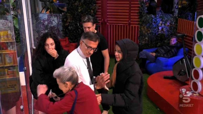 Gf Vip 4, piccolo incidente per Barbara Alberti: la scrittrice dà una testata sul vetro della Casa | video Mediaset La testata di Barbara Alberti al Gf Vip 4