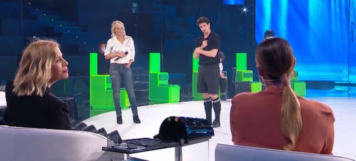 Amici 2020 Serale: Javier balla ed emoziona Vanessa Incontrada | Video Witty Tv JAvier emoziona Vanessa Incontrada
