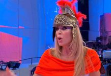 Uomini e donne oggi, la sfilata “Solo per i tuoi occhi” di Anna, Valentina e Carlotta | Video Witty tv Anna Tedesco sfila a Uomini e donne vestita da gladiatrice