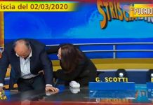 Striscia la notizia, Gerry Scotti ha un crampo e Francesca Manzini si preoccupa: “Ma dove? Al testicolo?” | Video Mediaset Il crampo di Gerry Scotti a Striscia la notizia
