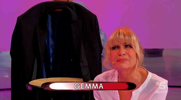 Uomini e donne, anticipazioni Trono Over del 13 marzo 2020: nuovo corteggiatore per Gemma | Video Witty tv Gemma sfila e piange a Uomini e donne