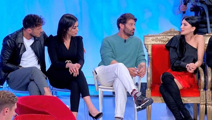 Uomini e donne oggi, Giulio chiede scusa a Giovanna e Tina sbotta: “Col ca**o” | Video Witty tv Giulio Raselli chiede scusa a Giovanna Abate a Uomini e donne - Trono Classico