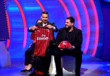 C’è posta per te 2020, la storia di due fratelli orfani emoziona tutti: Ibrahimovic porta in studio regali e sorrisi | Video Witty tv Ibrahimovic regala gadget del Milan a C'è posta per te 2020