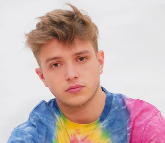 Intervista Esclusiva a Jacopo Ottonello, dal Talent di Maria De Filippi ai progetti futuri: “Il mio album Colori, è un’esplosione in musica, dove racconto una storia, una emozione” Jacopo Ottonello