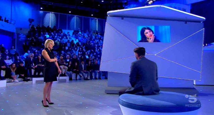 C’è posta per te 2020, storia di un tradimento tra fidanzati? Lucia e Orlando si accusano a vicenda e tirano in ballo gli amici | Video Witty tv Gli ex fidanzati Lucia e Orlando a C'è posta per te 2020