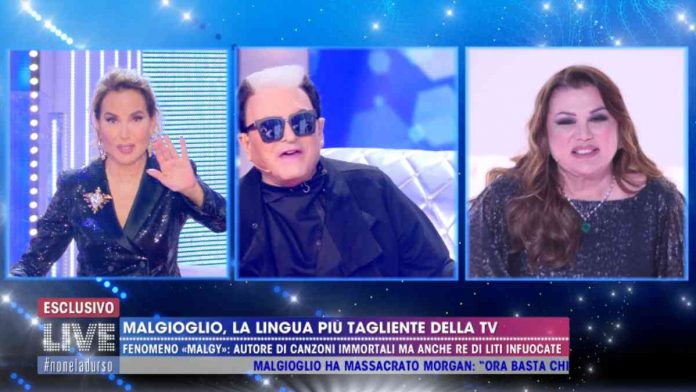 Malgioglio e la D’Urso litigano spesso? “La chiamo e butta il telefono”. E su Serena Grandi rivela: “Prima donna nuda che ho visto” | Video Mediaset Malgioglio fa rivelazioni su Barbara D'Urso e Serena Grandi