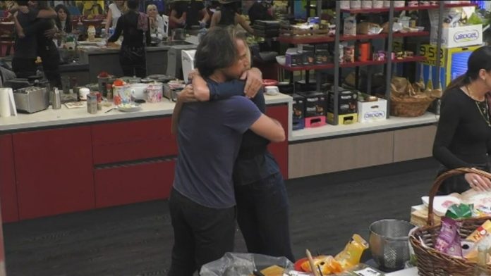 Grande Fratello Vip 2020: Antonio Zequila si scusa con la Volpe, pace fatta | Video Mediaset Zequila -Volpe pace