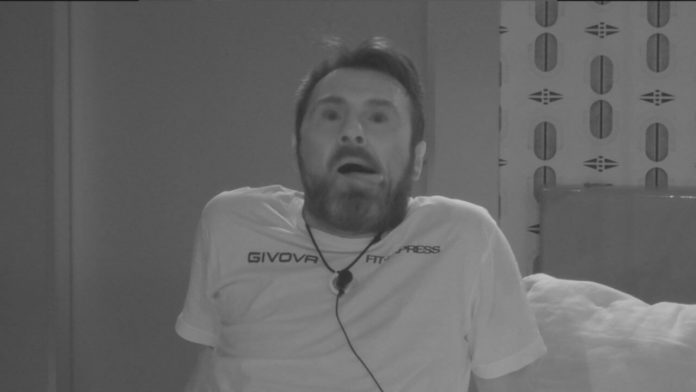 Grande Fratello Vip 2020: Sossio Aruta imita Antonio Zequila che chiede scusa a tutte le donne | Video Mediaset Sossio imita Antonio