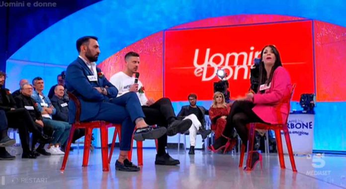 Uomini e donne oggi, Valentina Autiero chiude con Matteo e Salvatore: le reazioni dei cavalieri | Video Witty tv Valentina Autiero chiude con Matteo e Salvatore