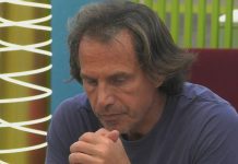 Antonio Zequila in ginocchio al Grande Fratello Vip: arriva la proposta di matrimonio alla ex Marina | Video Mediaset Zequila innamorato