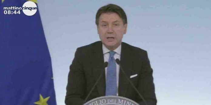 Coronavirus è pandemia: Conte chiude tutto | Video Mediaset Mattino Cinque Conte sul Coronavirus