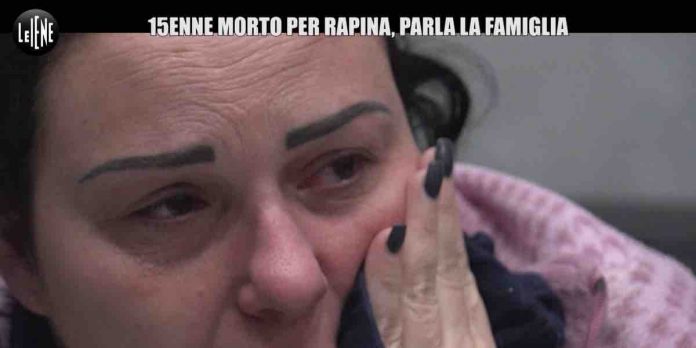 15 enne morto per rapina a Napoli: la famiglia parla a Le Iene | Video Mediaset 15enne morto a Napoli, la famiglia a Le Iene