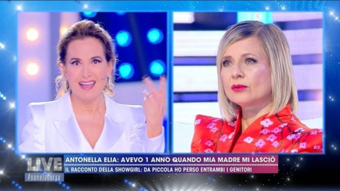 Live non è la D’Urso, Barbara si commuove ricordando la madre in diretta tv e da allora indossa una “corazza” | Video Mediaset Barbara D'urso