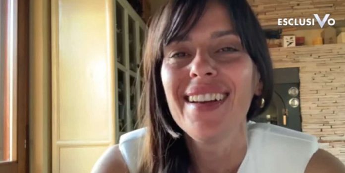 Claudia Pandolfi a Verissimo: “Cucino e costruisco qualsiasi cosa” | Video Mediaset Claudia Pandolfi