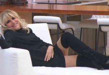 Uomini e donne oggi, Gemma sfila per Cuore di Poeta: «Guarda che minigonna» | Video Witty tv Gemma Galgani sfila a Uomini e donne in minigonna