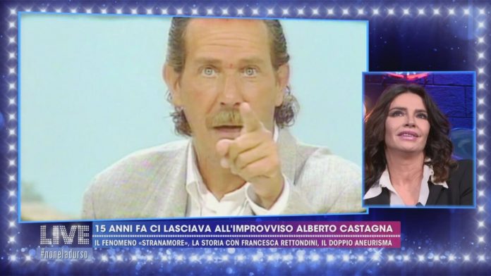 Live Non è la D’Urso: 15 anni senza Alberto Castagna, la Folliero e la Rettondini lo ricordano in studio | Video Mediaset Alberto Castagna