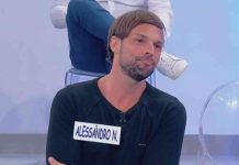 Uomini e donne, il nuovo cavaliere Alessandro N. si presenta e balla con Valentina | Video Witty tv Alessandro N è un nuovo cavaliere di Uomini e donne - Trono Over