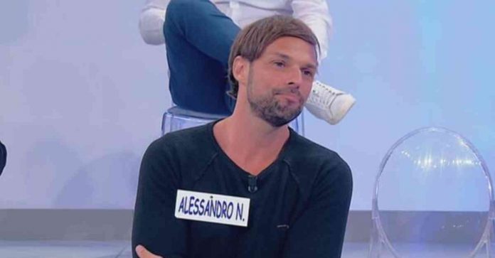 Uomini e donne, il nuovo cavaliere Alessandro N. si presenta e balla con Valentina | Video Witty tv Alessandro N è un nuovo cavaliere di Uomini e donne - Trono Over