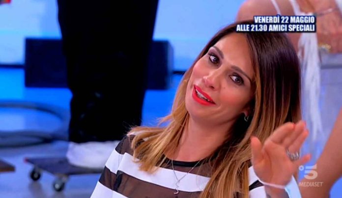 Uomini e Donne, Pamela Barretta torna nel parterre delle dame | Video Witty Tv Pamela Barretta a Uomini e donne - Trono Over